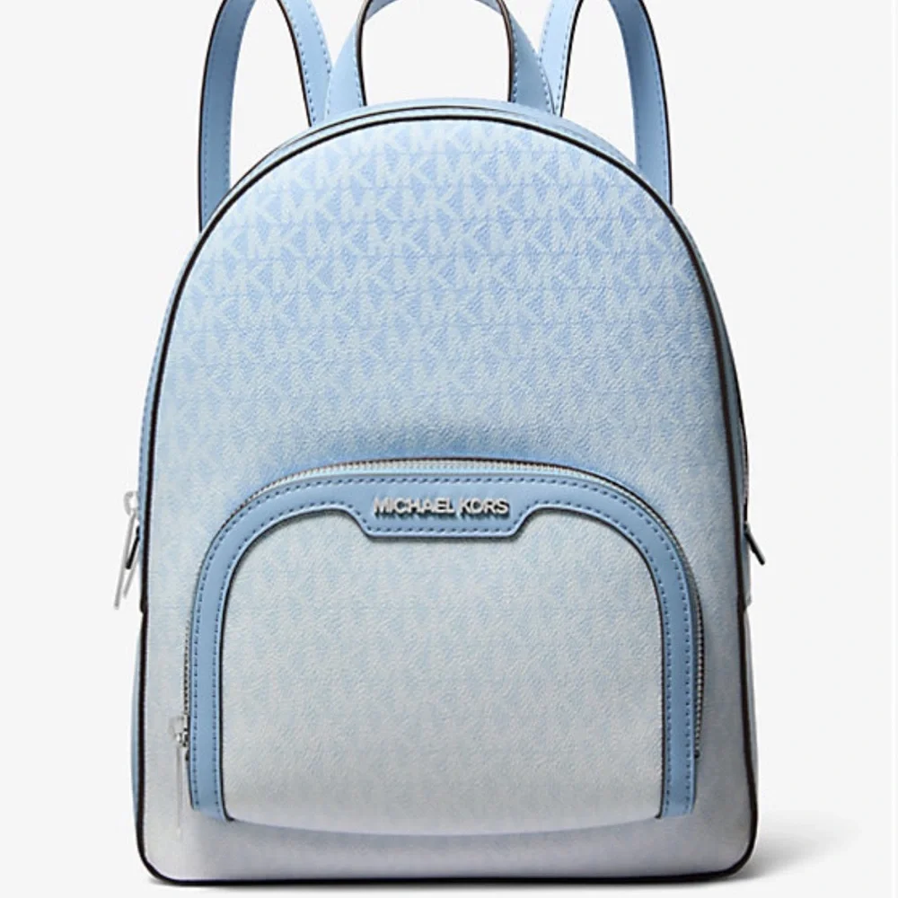 MICHAEL KORS Jaycee Medium Ombré Signature Logo Backpack
LIGHT SKY
NWT - Picture 11 of 13